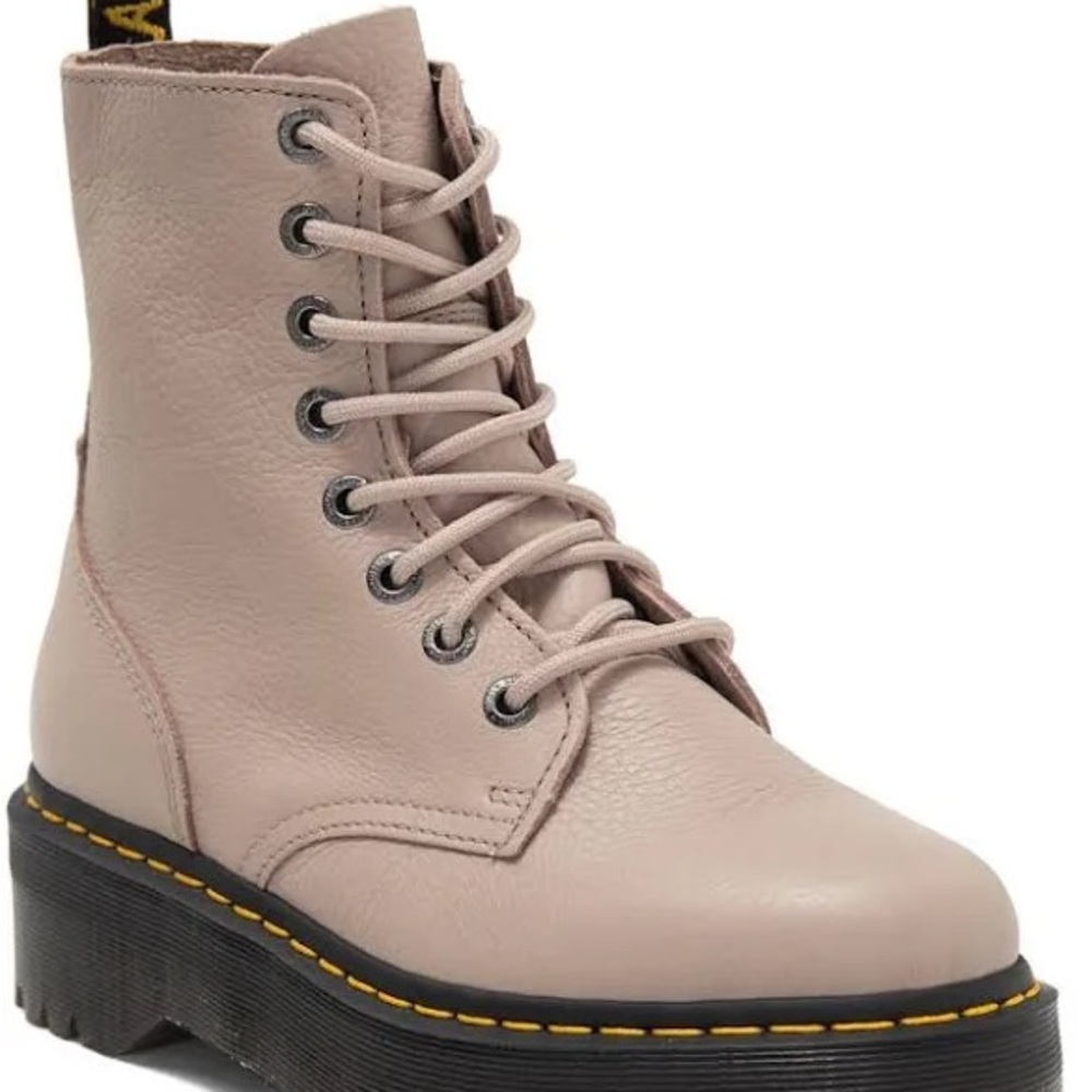 Dr. Martens Jadon III - Beigey Leather Combat Boots